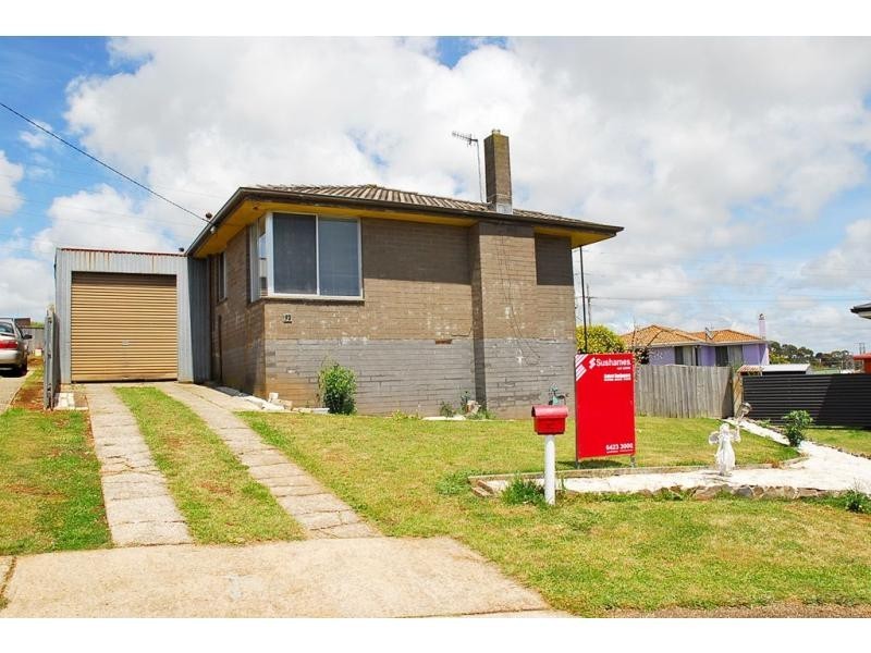 32 Winter Avenue, Upper Burnie TAS 7320