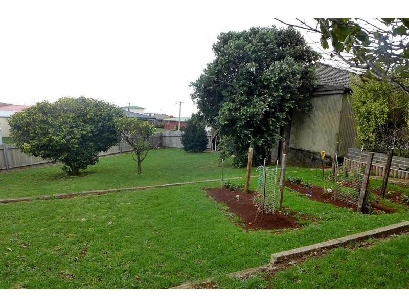 32 Winter Avenue, Upper Burnie TAS 7320