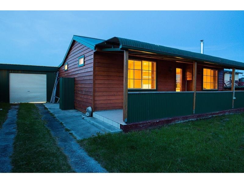 8 Boobyalla Drive, Hellyer TAS 7321