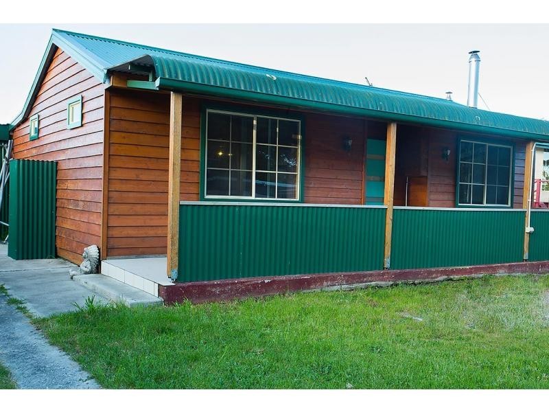 8 Boobyalla Drive, Hellyer TAS 7321