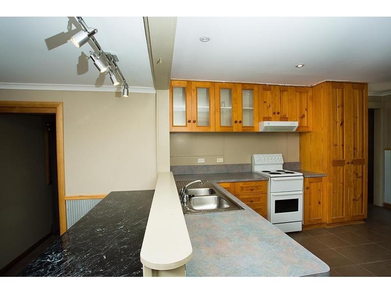 8 Boobyalla Drive, Hellyer TAS 7321