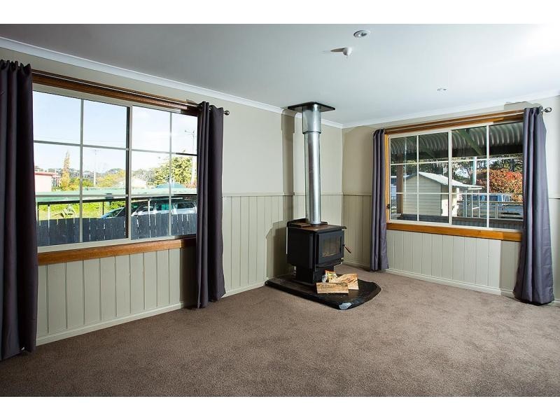 8 Boobyalla Drive, Hellyer TAS 7321