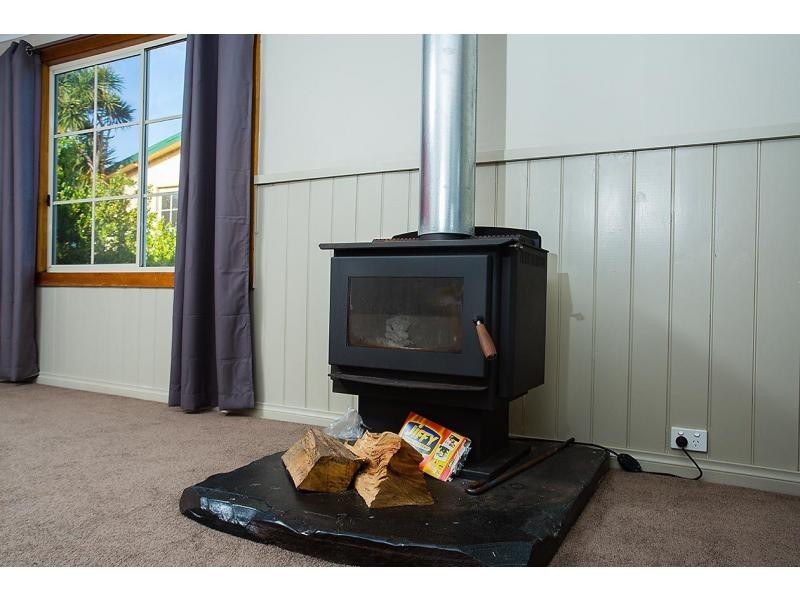 8 Boobyalla Drive, Hellyer TAS 7321