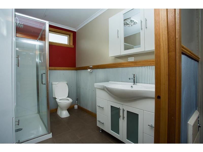 8 Boobyalla Drive, Hellyer TAS 7321