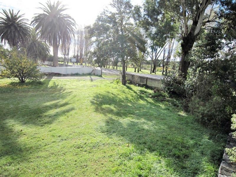 16 Beach Road, Ulverstone TAS 7315