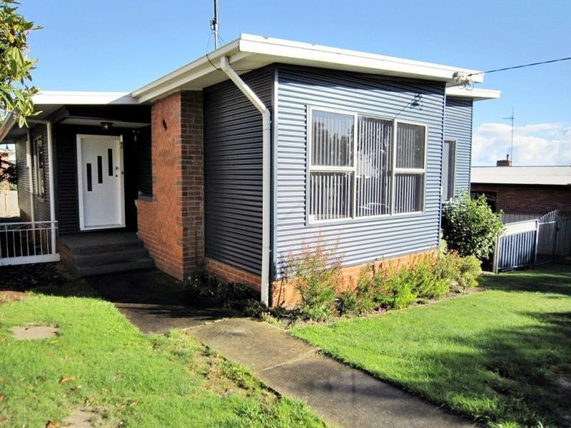 13 William Street, Devonport TAS 7310
