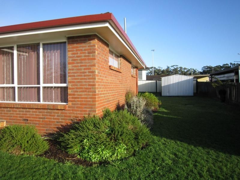 Unit 2/74 Valley Road, Devonport TAS 7310