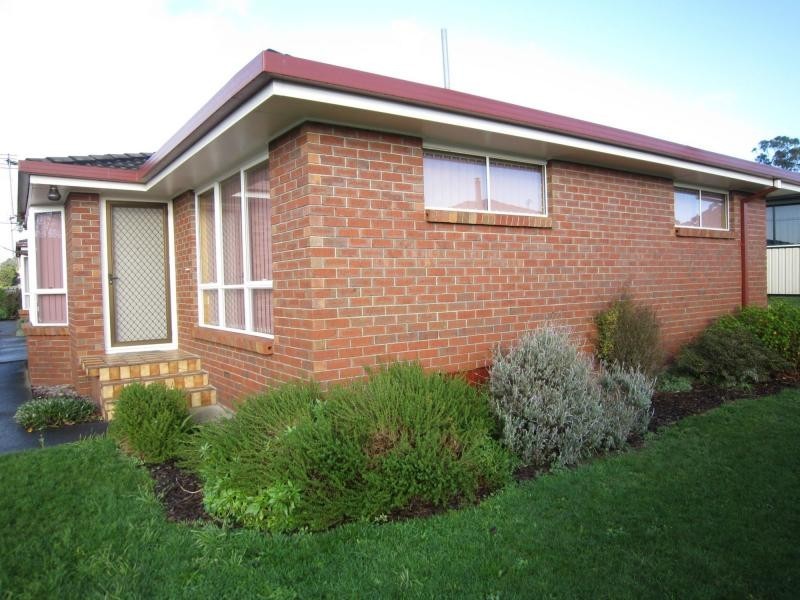 Unit 2/74 Valley Road, Devonport TAS 7310