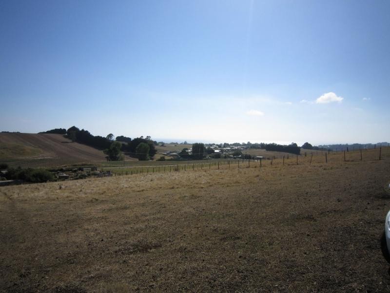 1 Pine Road, Penguin TAS 7316