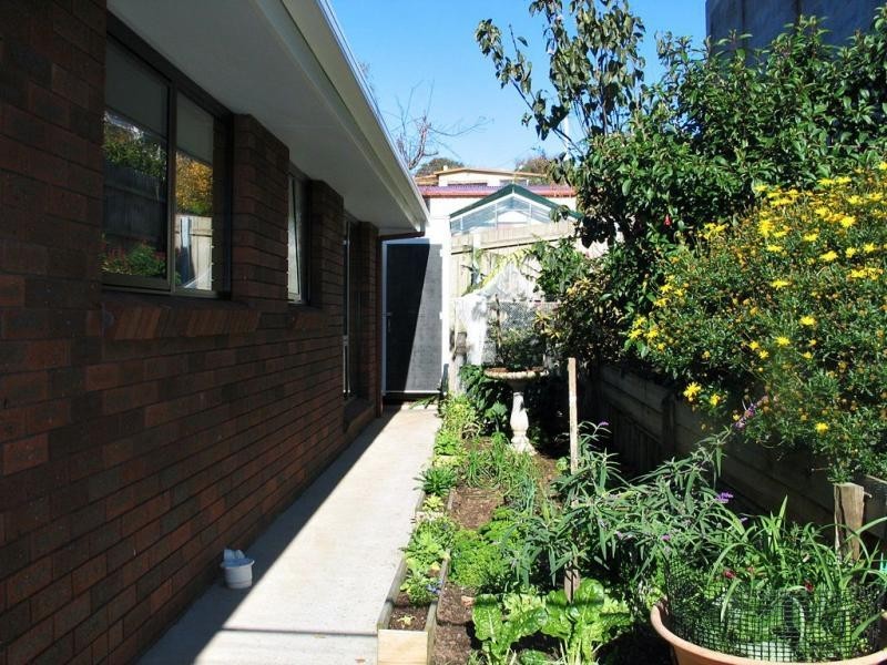 2a-3 Cromwell Crescent, Devonport TAS 7310