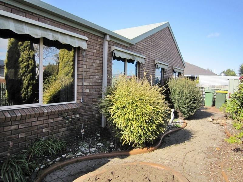 Unit 2/2 Winston Place, Devonport TAS 7310