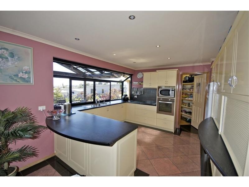 11 Gatenby Drive, Miandetta TAS 7310