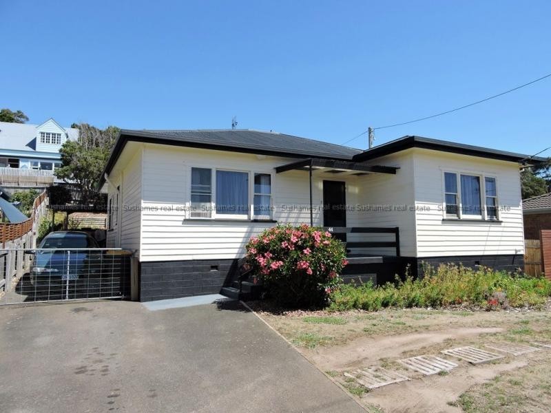 44 King Edward Street, Penguin TAS 7316