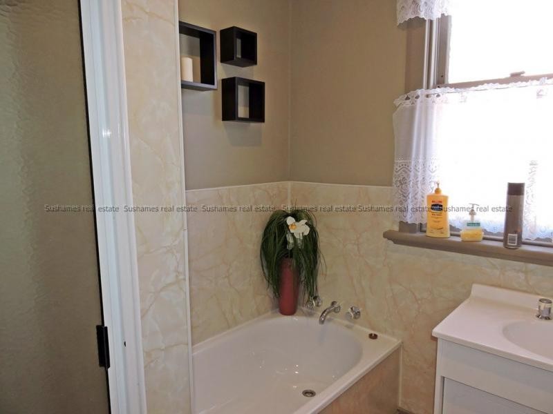 44 King Edward Street, Penguin TAS 7316