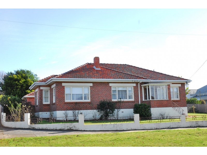 19 Ronald St, Devonport TAS 7310