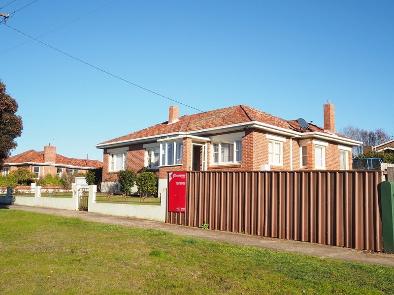 19 Ronald St, Devonport TAS 7310