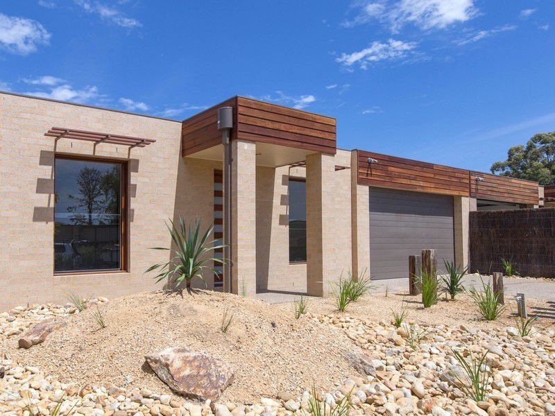 5 Karawa Close, Rosebud West VIC 3940