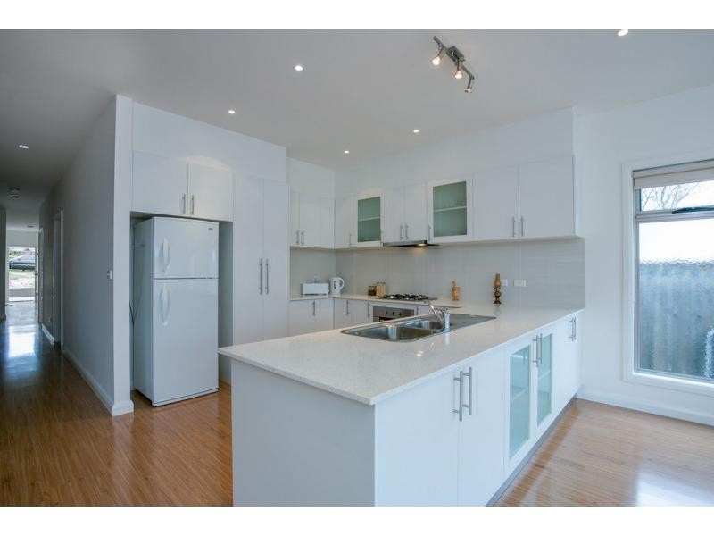 84 Fourth Avenue, Rosebud VIC 3939