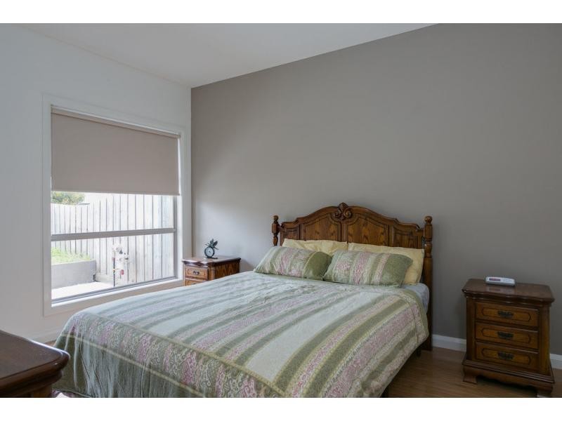 84 Fourth Avenue, Rosebud VIC 3939