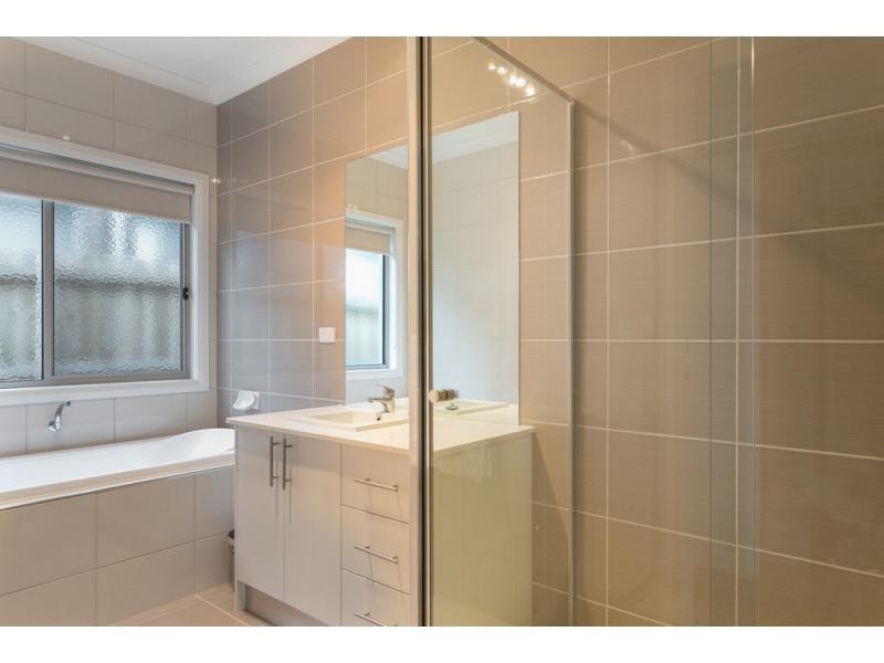 84 Fourth Avenue, Rosebud VIC 3939