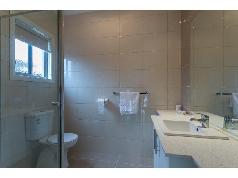 84 Fourth Avenue, Rosebud VIC 3939