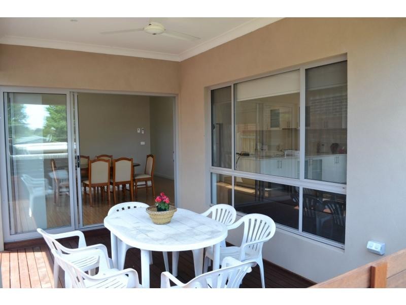 84 Fourth Avenue, Rosebud VIC 3939