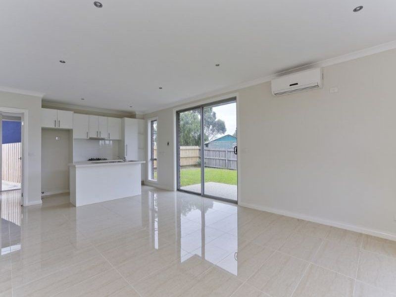 4/5 Cameron Street, Rosebud VIC 3939