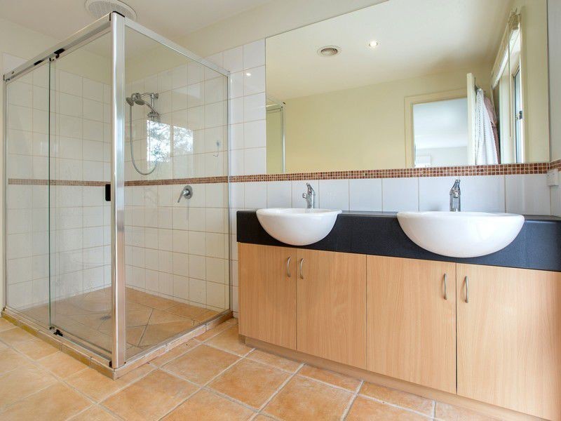 15 Yambill Avenue, Rosebud VIC 3939