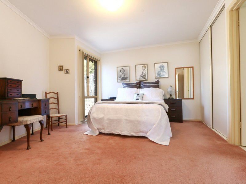 2/4 Glendale Grove, Mccrae VIC 3938