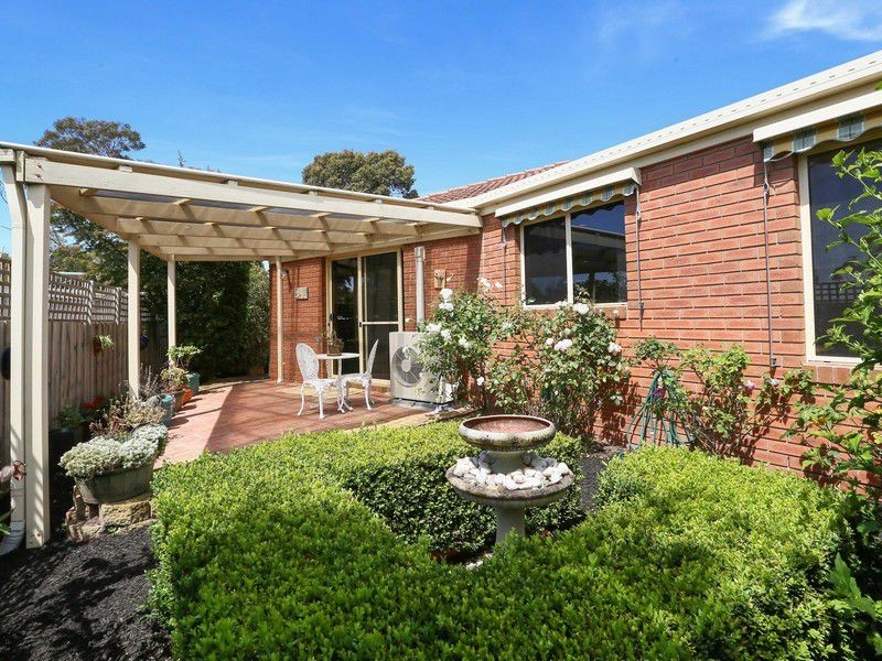 2/4 Glendale Grove, Mccrae VIC 3938