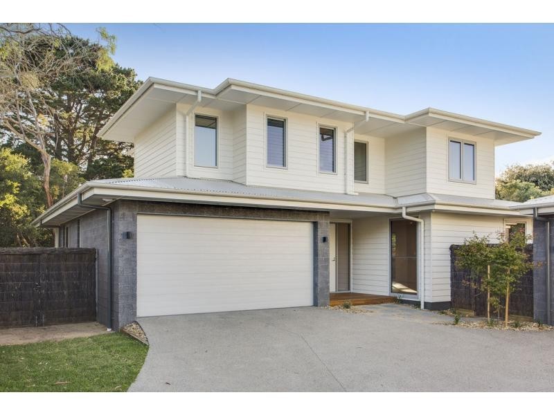 Villa 3/4 The Avenue, Mccrae VIC 3938