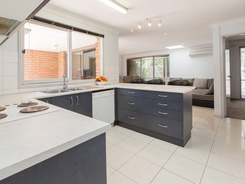 23 Leura Crescent, Rosebud VIC 3939