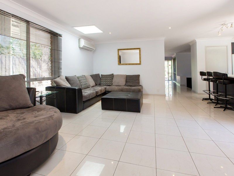 23 Leura Crescent, Rosebud VIC 3939