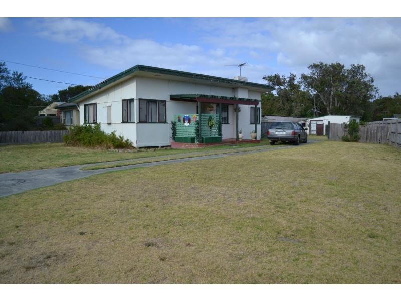 22 Capel Avenue, Rosebud West VIC 3940