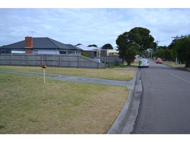 22 Capel Avenue, Rosebud West VIC 3940