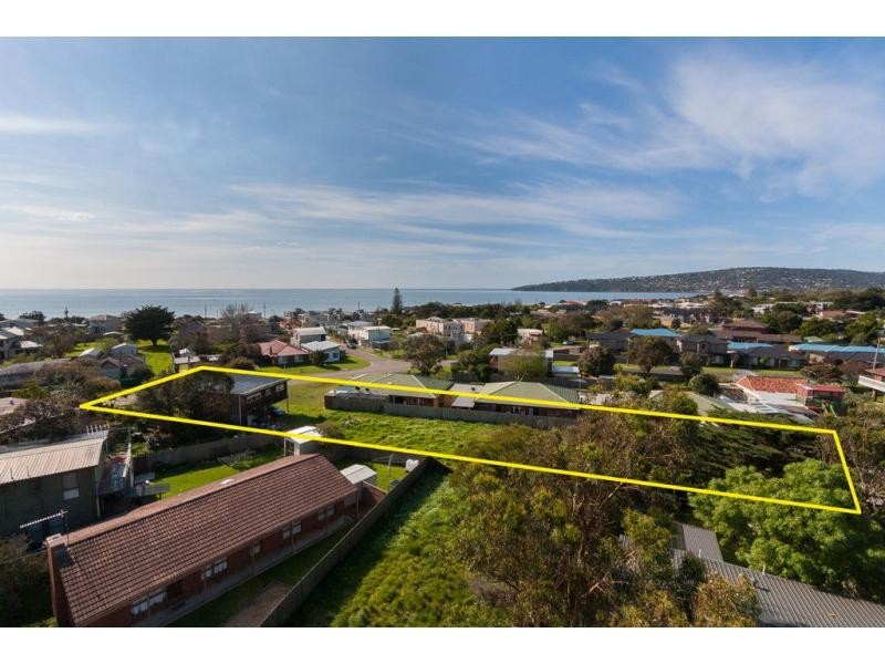 24 Dromana Parade, Safety Beach VIC 3936