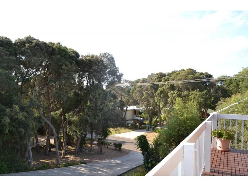 9 Roslyn Avenue, Rye VIC 3941