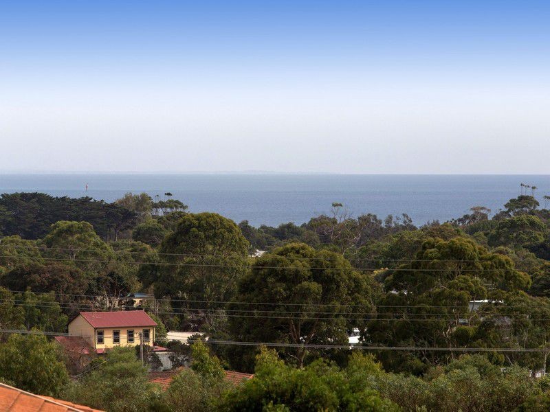 8 Banks Street, Mccrae VIC 3938