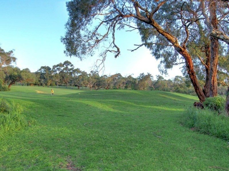 2 Troon Road, Rosebud VIC 3939