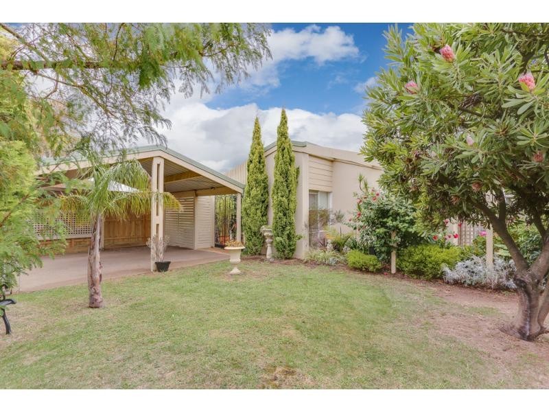 26 Banksia Place, Rosebud VIC 3939