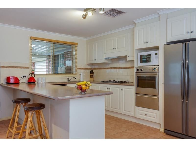 18 Golf Course Lane, Safety Beach VIC 3936