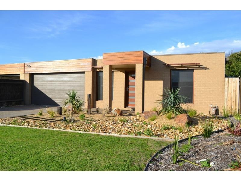 7 Karawa Close, Rosebud West VIC 3940