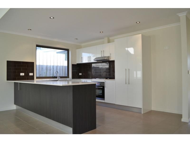 7 Karawa Close, Rosebud West VIC 3940