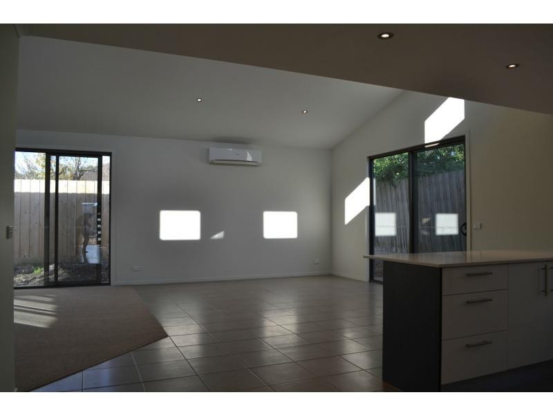 7 Karawa Close, Rosebud West VIC 3940