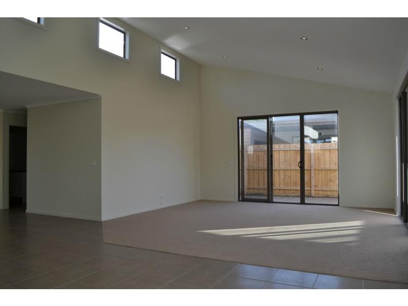 7 Karawa Close, Rosebud West VIC 3940