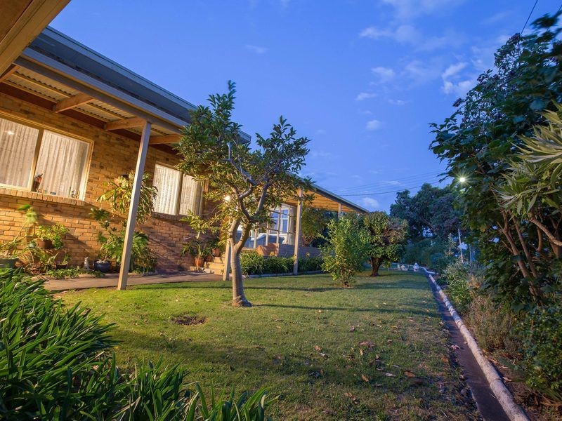 22 Warranilla Avenue, Rosebud VIC 3939