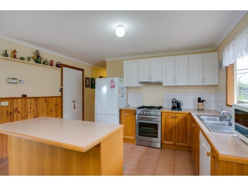 24 Tinapher Drive, Rye VIC 3941