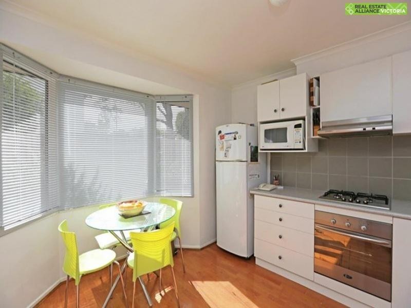 16 Swans Way, Rosebud West VIC 3940