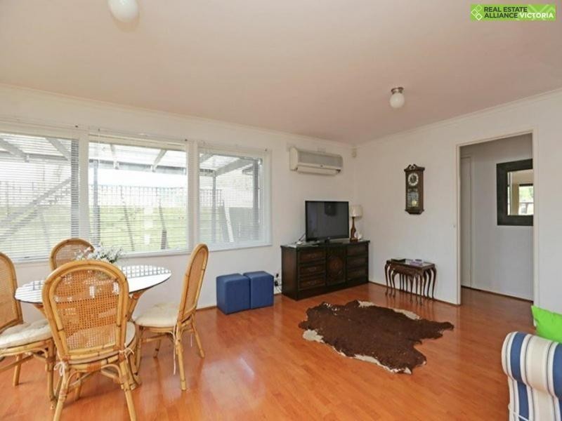 16 Swans Way, Rosebud West VIC 3940