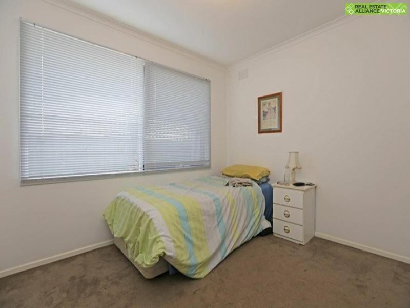 16 Swans Way, Rosebud West VIC 3940